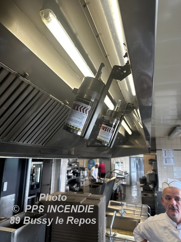 PPS INCENDIE 89 BUSSY LE REPOS FRITOFLEX G�n�rateur d'A�rosol Extincteur Automatique et Autonome feu de friteuse sous hotte en Grande Cuisine Article GC8
